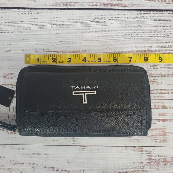 Tahari Black Front Pocket Organizer Wristlet Wallet All in one New with tag - Picture 13 of 14